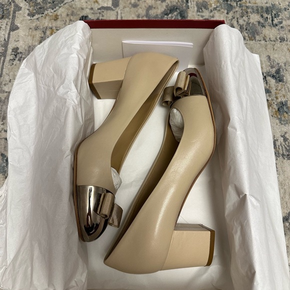 Salvatore Ferragamo Nara Metal Shoes Heel 5cm/2in, Size 8c, Worn once